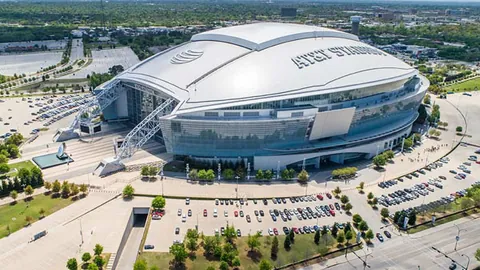 秋粮收购热潮席卷各地 农民售粮安心有保障